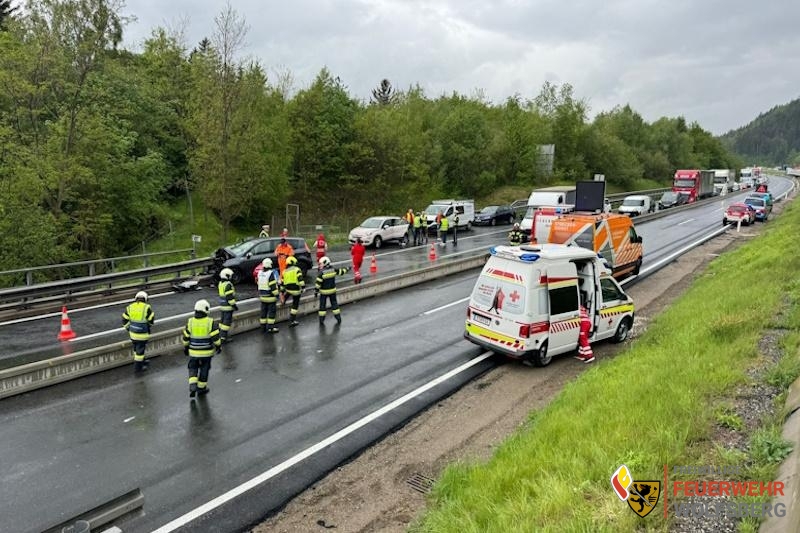 Einsatzfoto TVU3, VU Person eingeklemmt